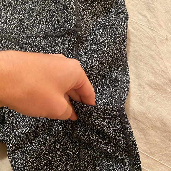 Athleta 7/8 Ultimate Stash Textured Tights! - Picture 4 of 5